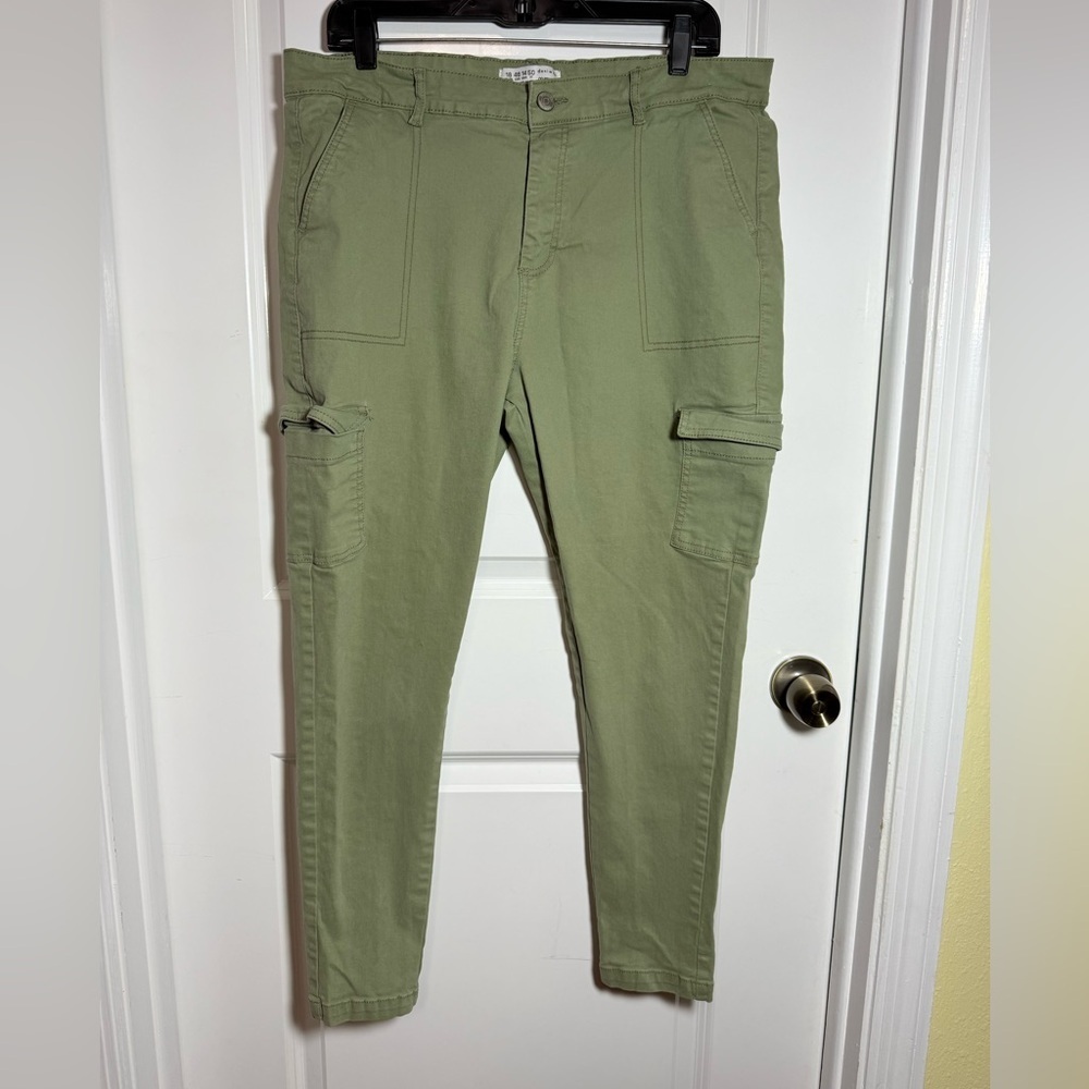 PRIMARK Denim&Co Womens Olive Cargo Pants, size 14